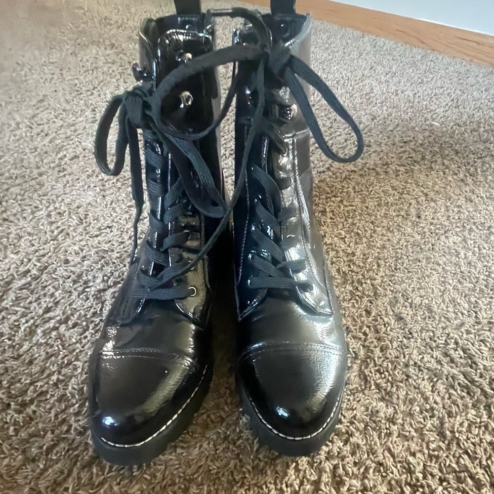 Donald Pliner boots!!